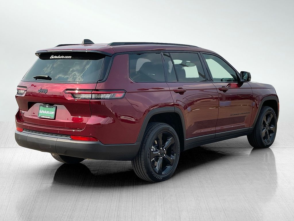 2024 Jeep Grand Cherokee Altitude photo 2