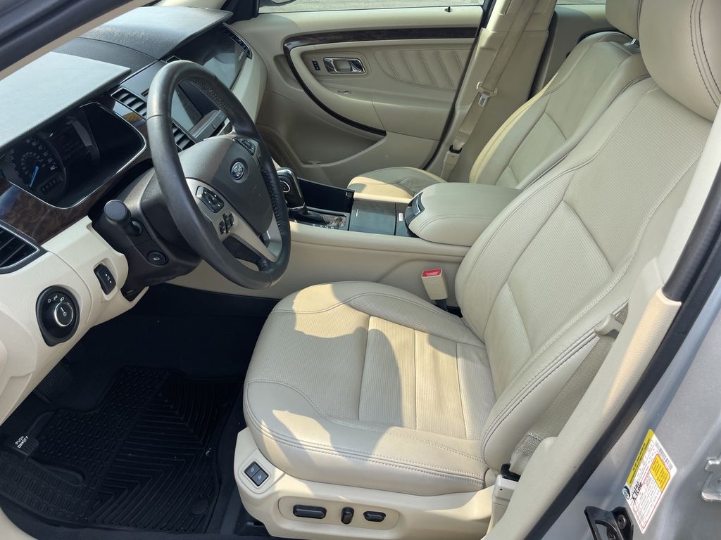 2019 Ford Taurus Limited - Photo 15