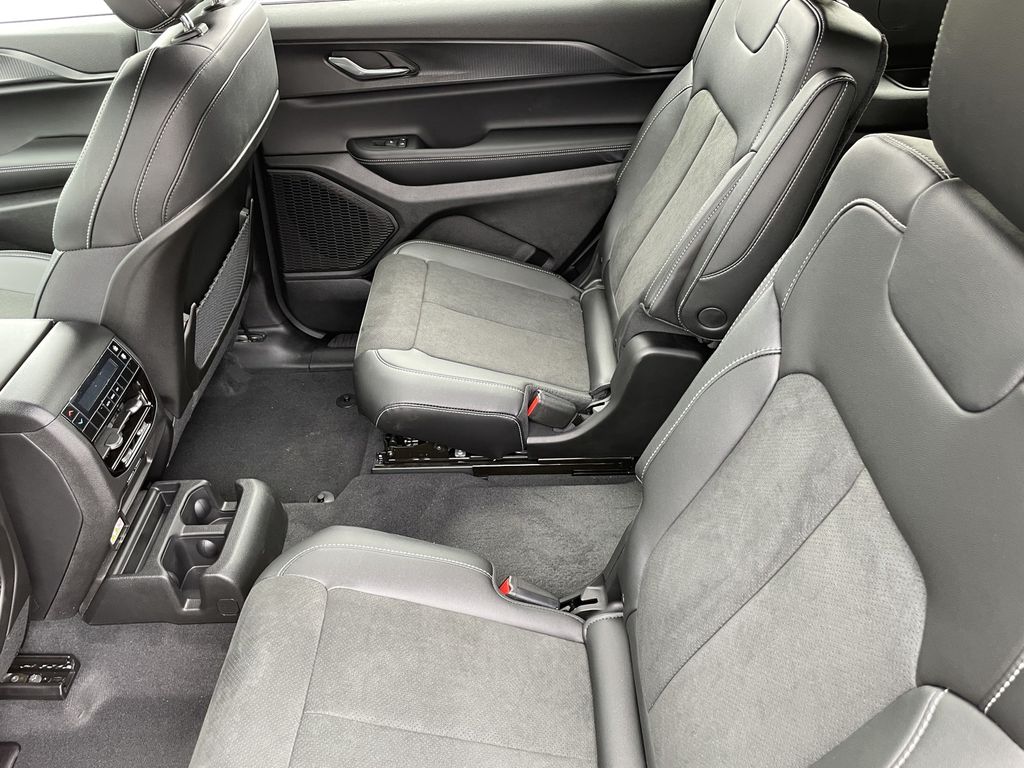 2025 Jeep Grand Cherokee L Altitude - Photo 11