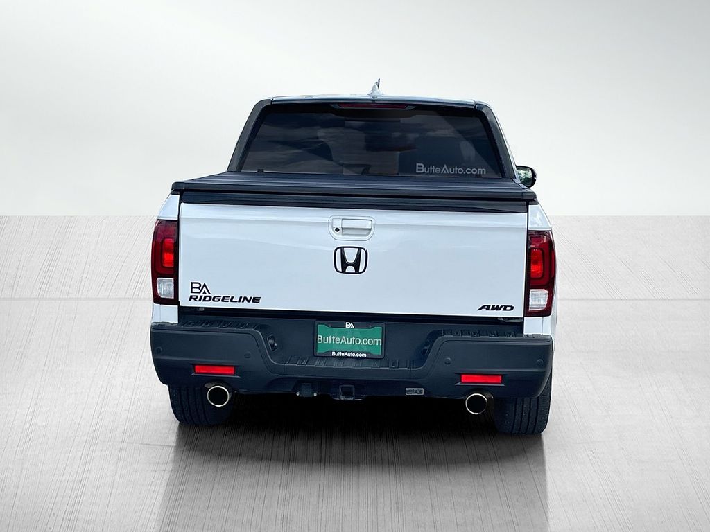 2023 Honda Ridgeline Black Edition photo 4