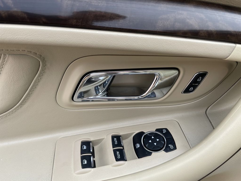 2019 Ford Taurus Limited - Photo 16