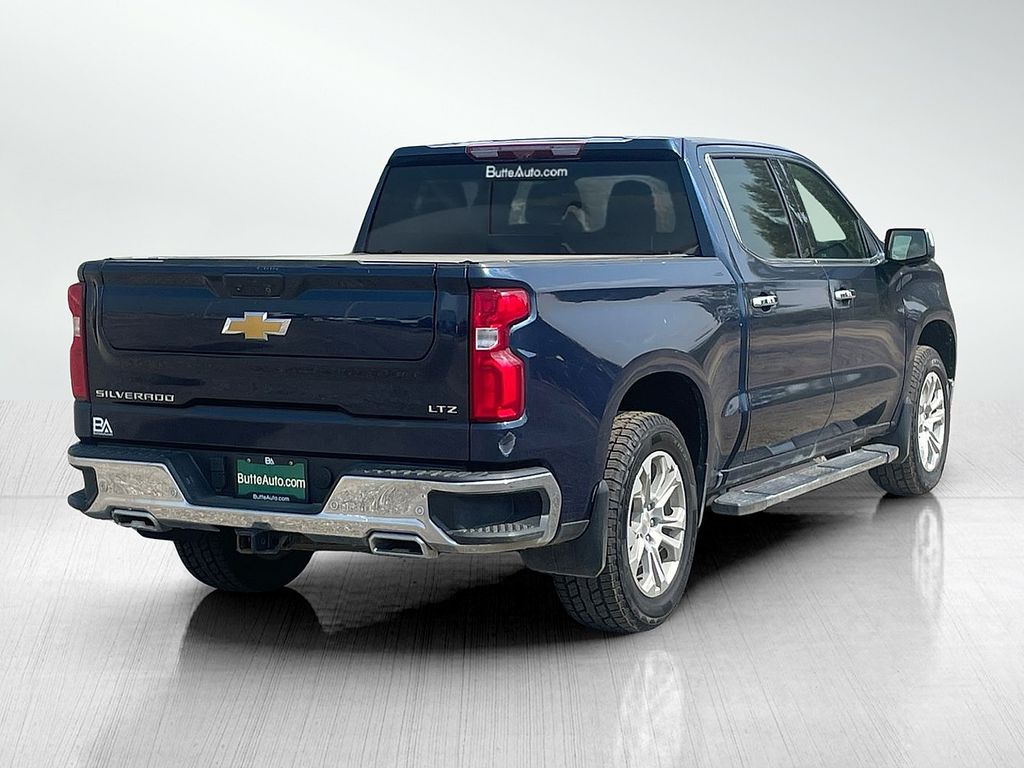 2022 Chevrolet Silverado 1500 LTZ photo 3