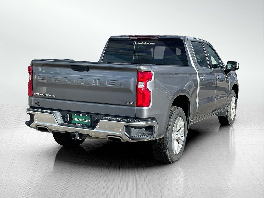 2022 Chevrolet Silverado 1500 LTZ photo 3