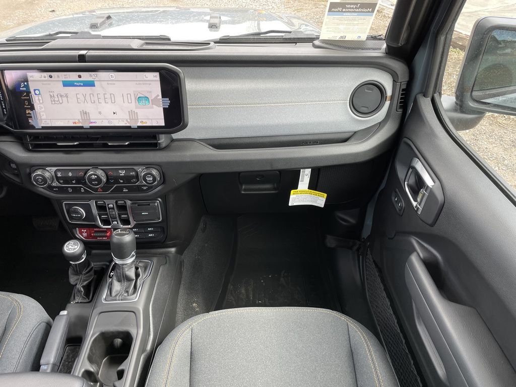 2025 Jeep Gladiator Willys - Photo 12