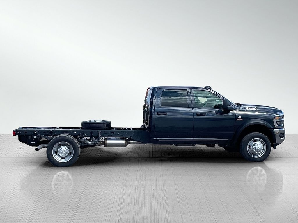 New 2025 Ram 5500 Chassis Cab 5500 TRADESMAN CHASSIS CREW CAB 4X4 84' CA Pickup