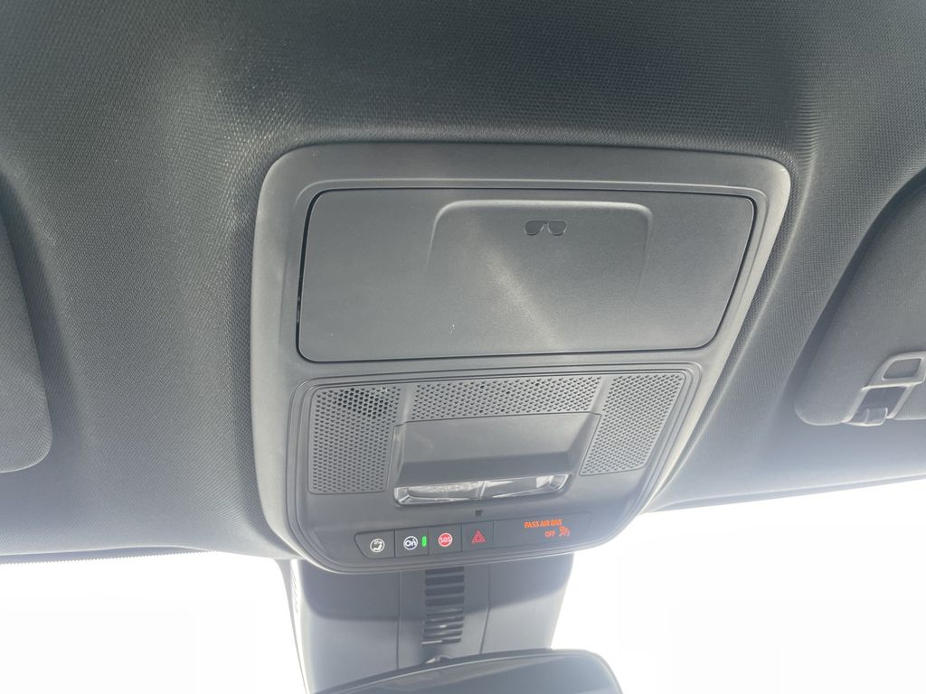 2025 GMC Acadia Elevation - Photo 24