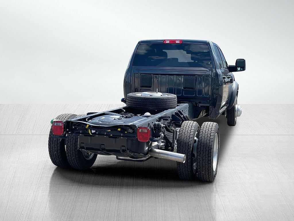 New 2025 Ram 5500 Chassis Cab 5500 TRADESMAN CHASSIS CREW CAB 4X4 84' CA Pickup