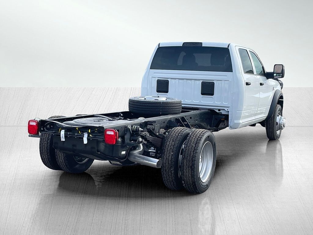 New 2024 Ram 5500 Chassis Cab 5500 TRADESMAN CHASSIS CREW CAB 4X4 84' CA Pickup