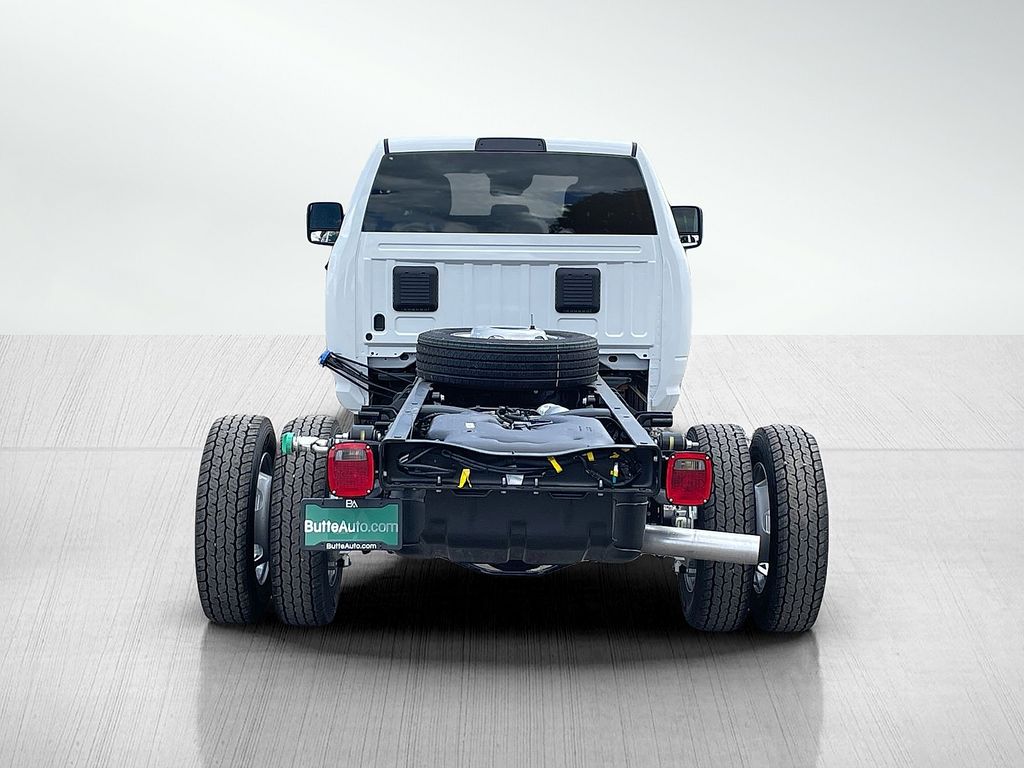 2025 Ram 5500 Tradesman photo 4