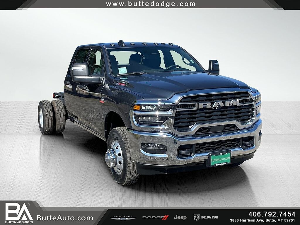 New 2025 Ram 3500 Chassis Cab 3500 TRADESMAN CREW CAB CHASSIS 4X4 60' CA Pickup