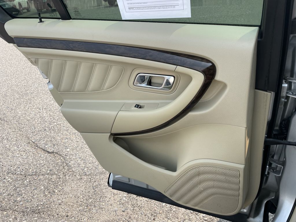 2019 Ford Taurus Limited - Photo 14