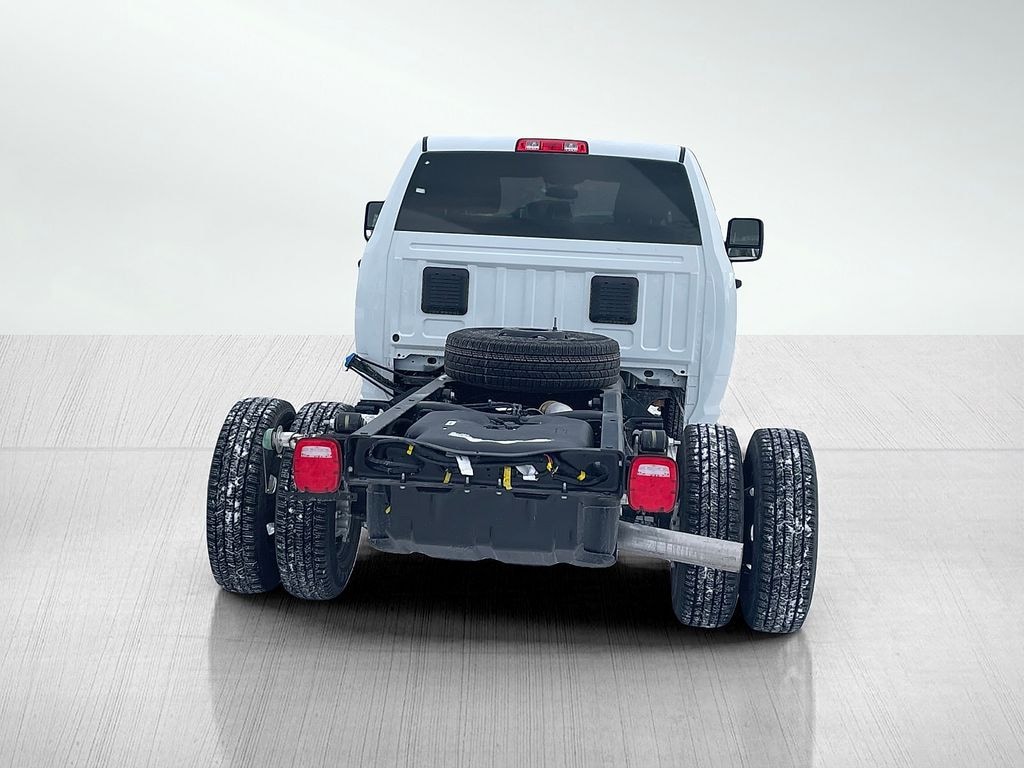 New 2024 Ram 3500 Chassis Cab 3500 TRADESMAN CREW CAB CHASSIS 4X4 60' CA Pickup