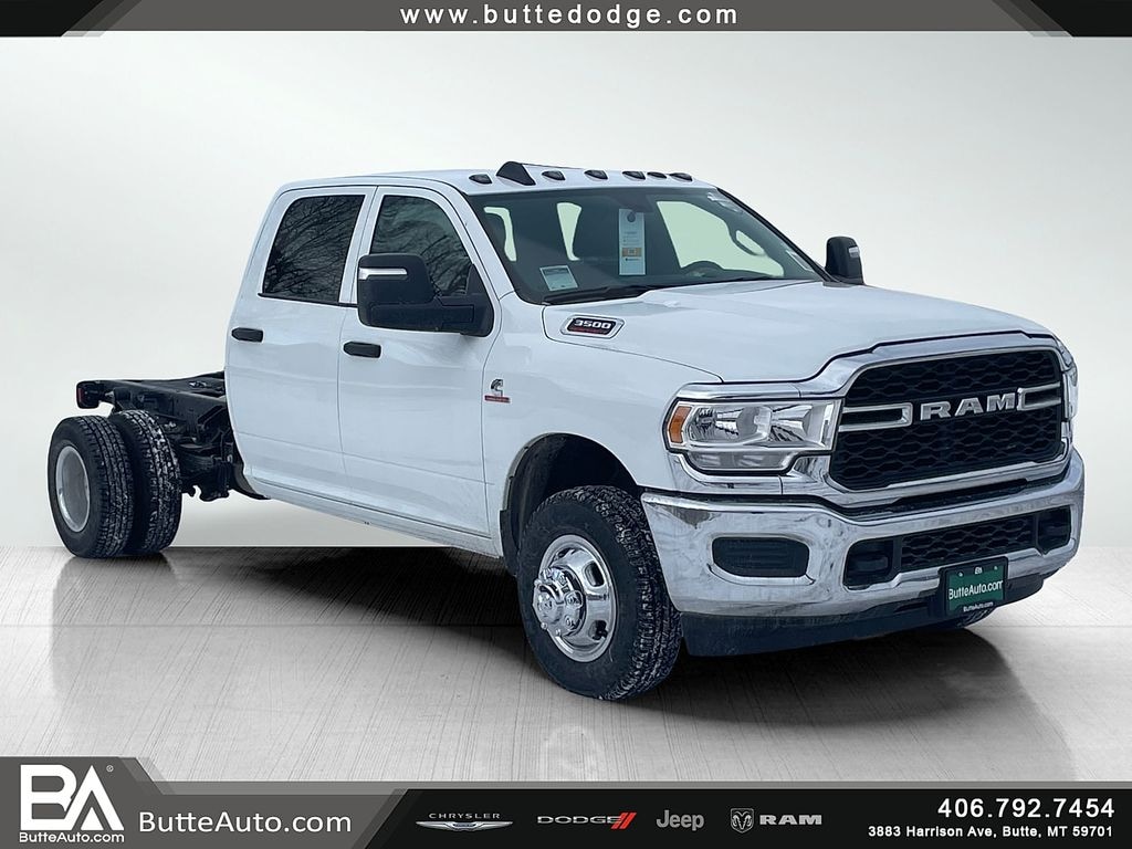 New 2024 Ram 3500 Chassis Cab 3500 TRADESMAN CREW CAB CHASSIS 4X4 60' CA Pickup