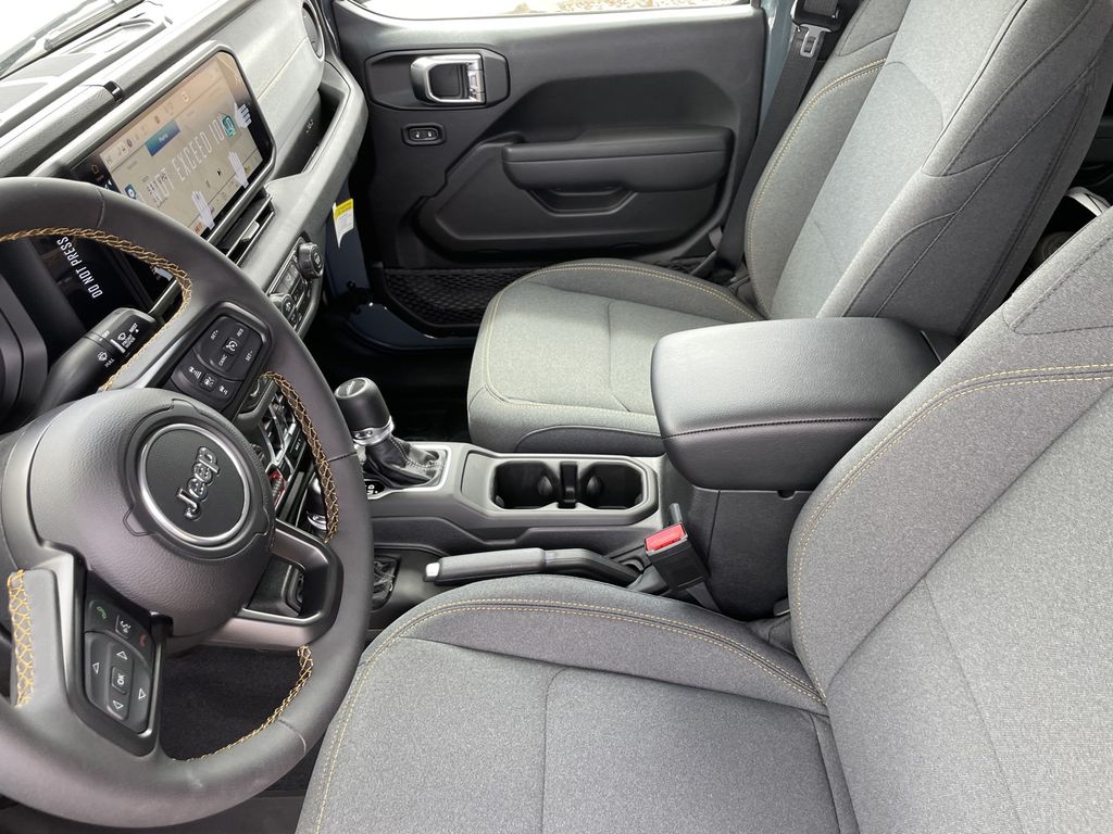 2025 Jeep Gladiator Willys - Photo 16
