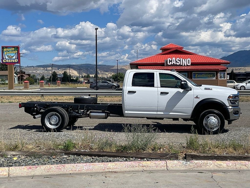 New 2025 Ram 5500 Chassis Cab 5500 TRADESMAN CHASSIS CREW CAB 4X4 84' CA Pickup
