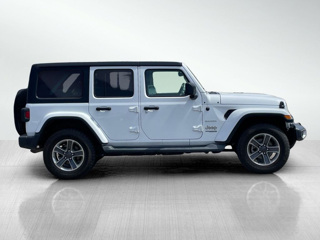 2021 Jeep Wrangler Unlimited Sahara photo 2