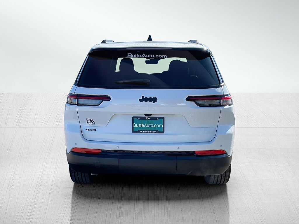 2025 Jeep Grand Cherokee Altitude photo 3