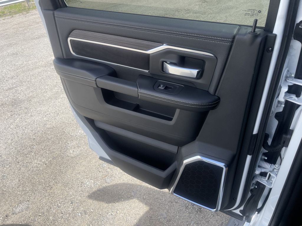 2025 RAM 2500 Laramie - Photo 14