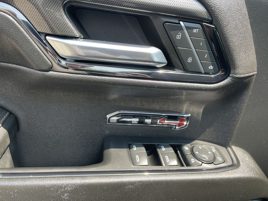 2024 GMC Sierra 1500 AT4 - Photo 17