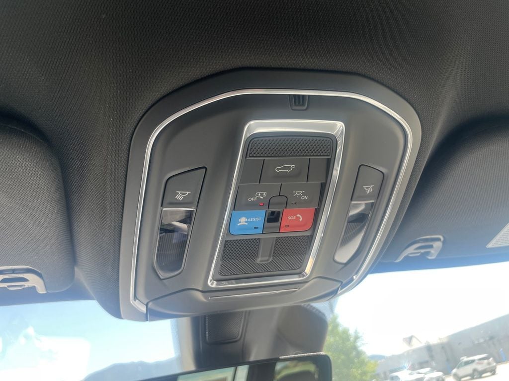 2025 Jeep Wagoneer L Series I - Photo 26