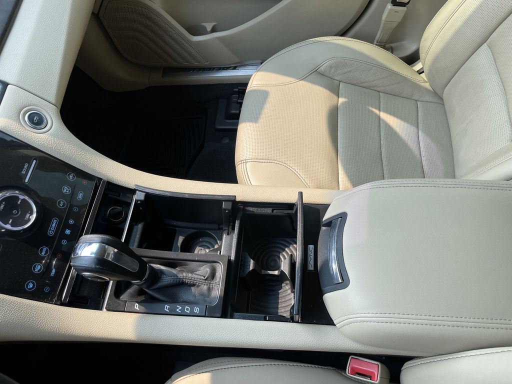 2019 Ford Taurus Limited - Photo 23