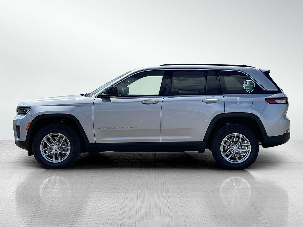 2025 Jeep Grand Cherokee Laredo - Photo 6