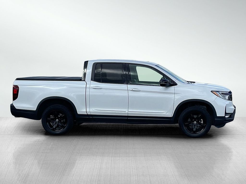 2023 Honda Ridgeline Black Edition photo 2