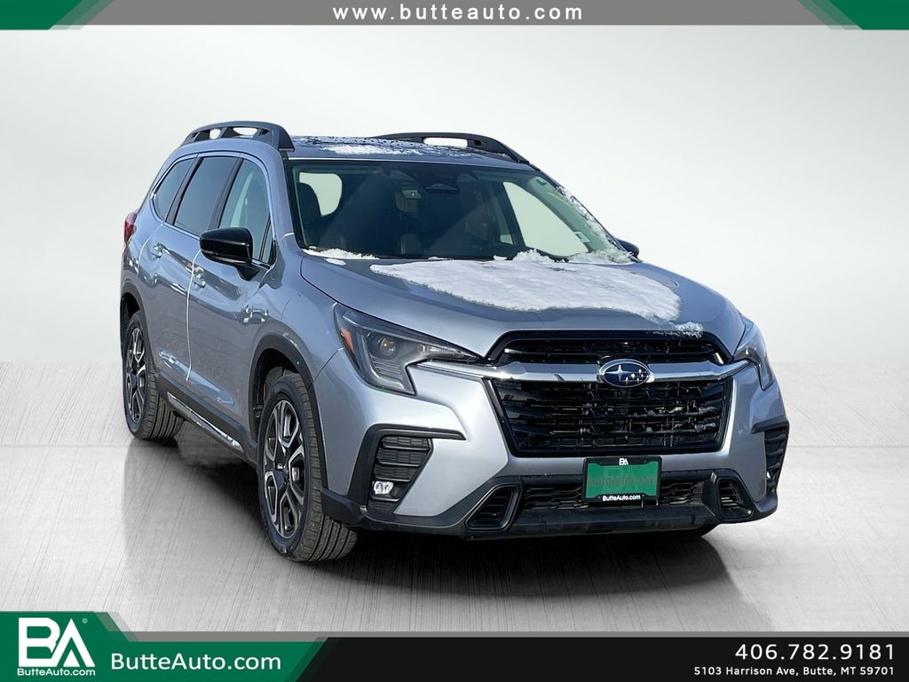2024 Subaru Ascent Limited's photo