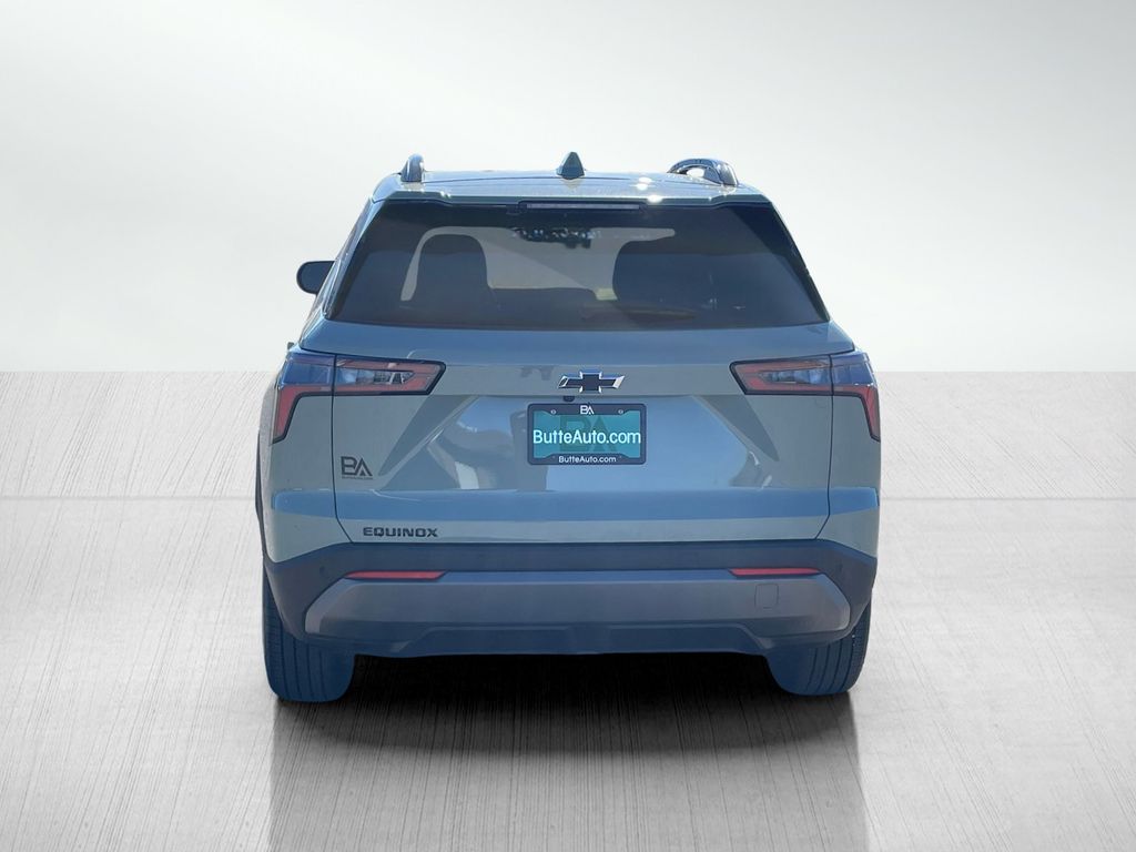2025 Chevrolet Equinox LT photo 4