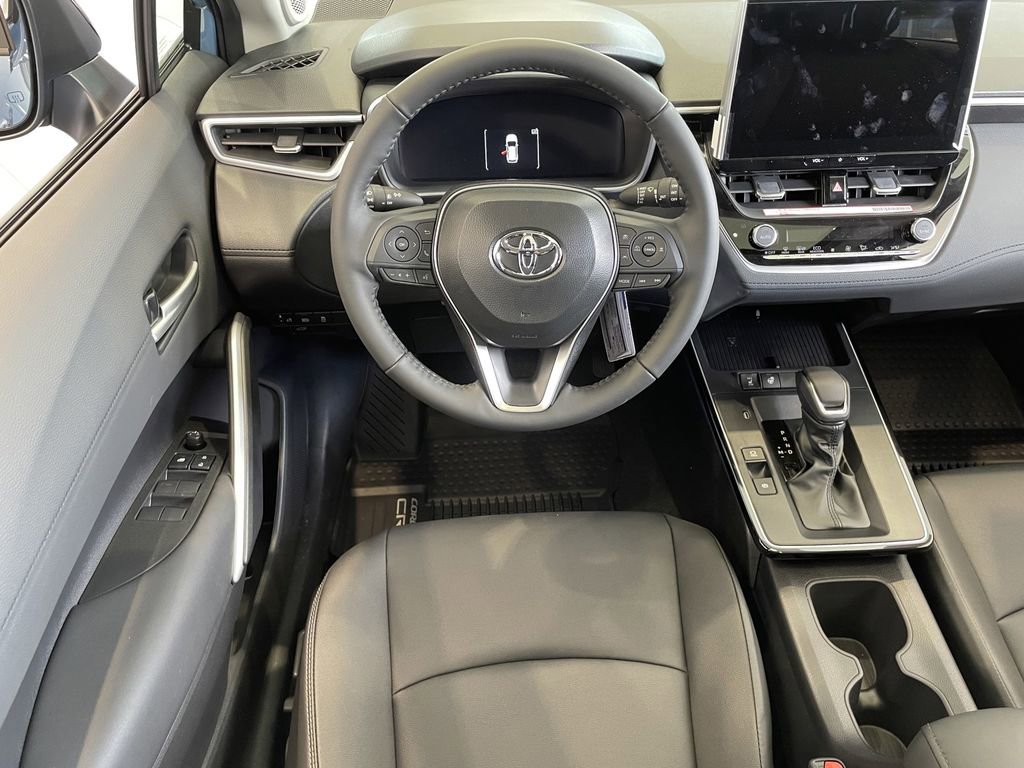 2026 Toyota Corolla Cross XLE - Photo 13