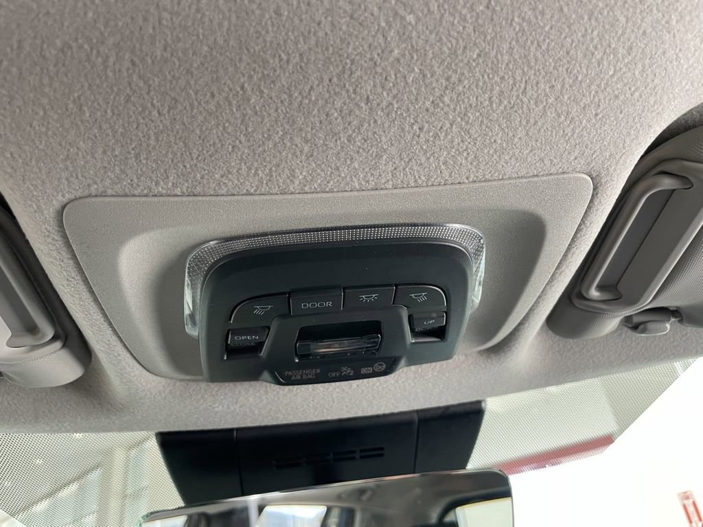 2026 Toyota Corolla Cross XLE - Photo 25