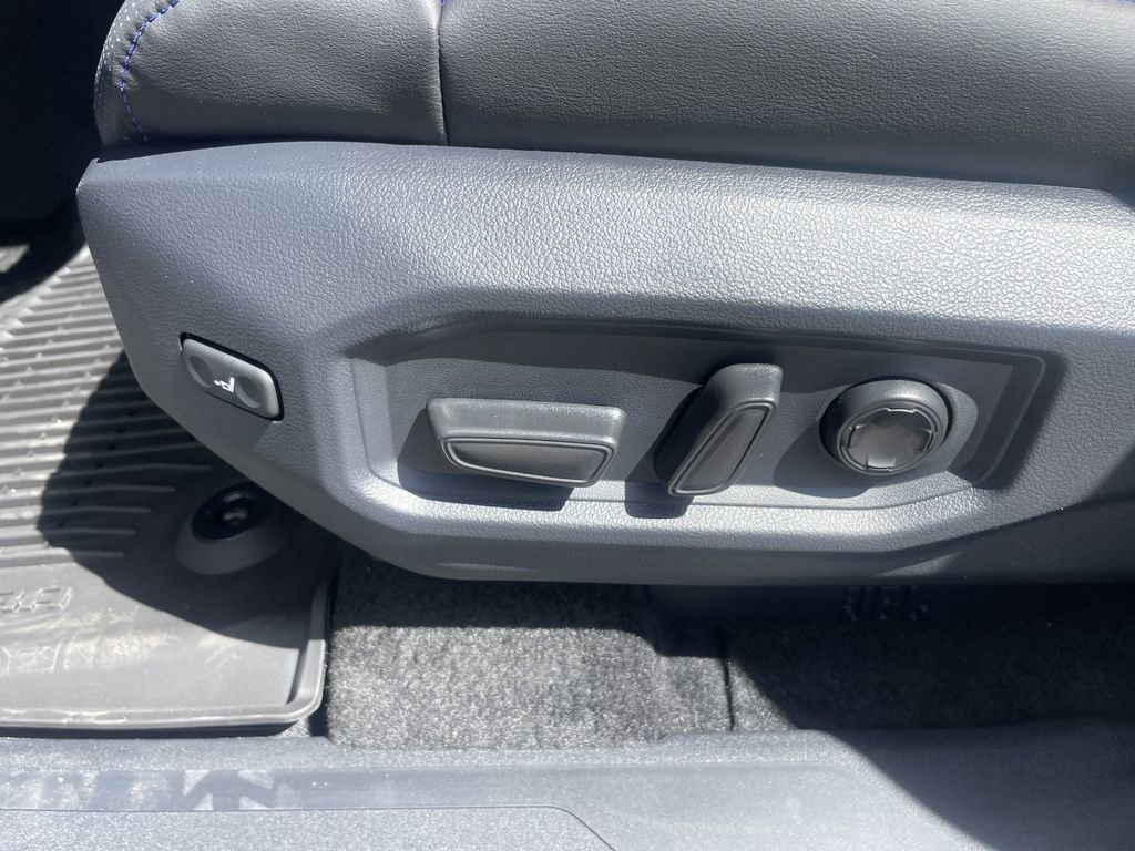 2026 Toyota Tundra Platinum - Photo 18