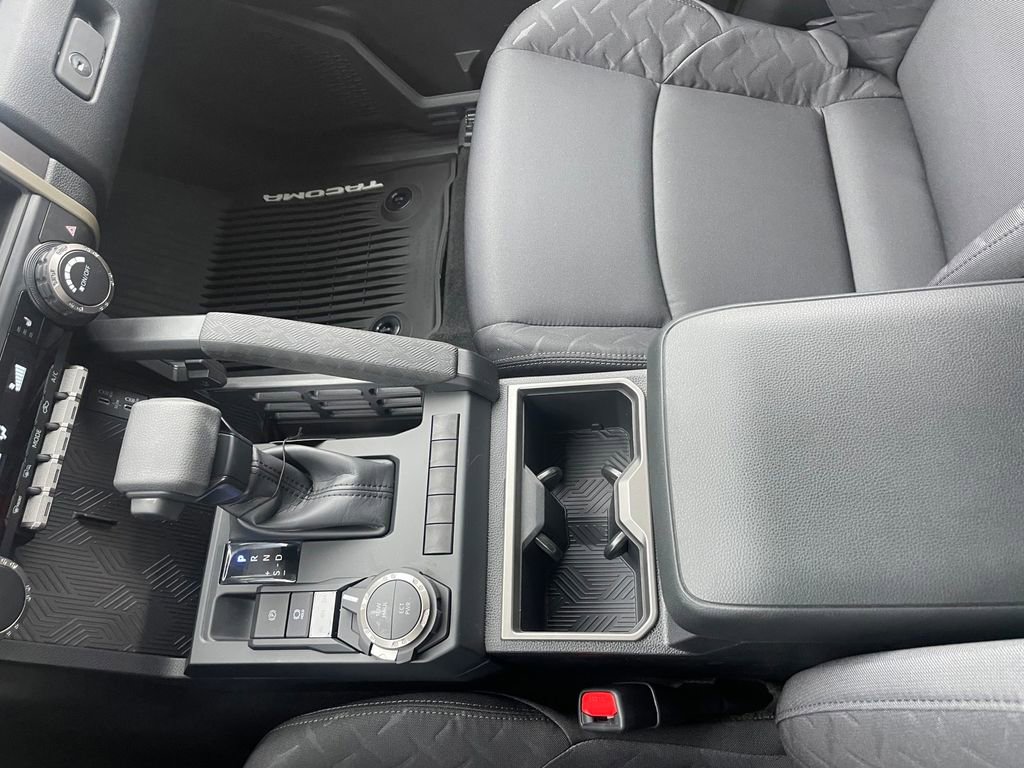 2026 Toyota Tacoma SR5 - Photo 22