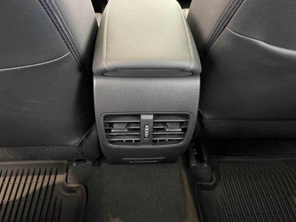 2026 Toyota Corolla Cross XLE - Photo 14