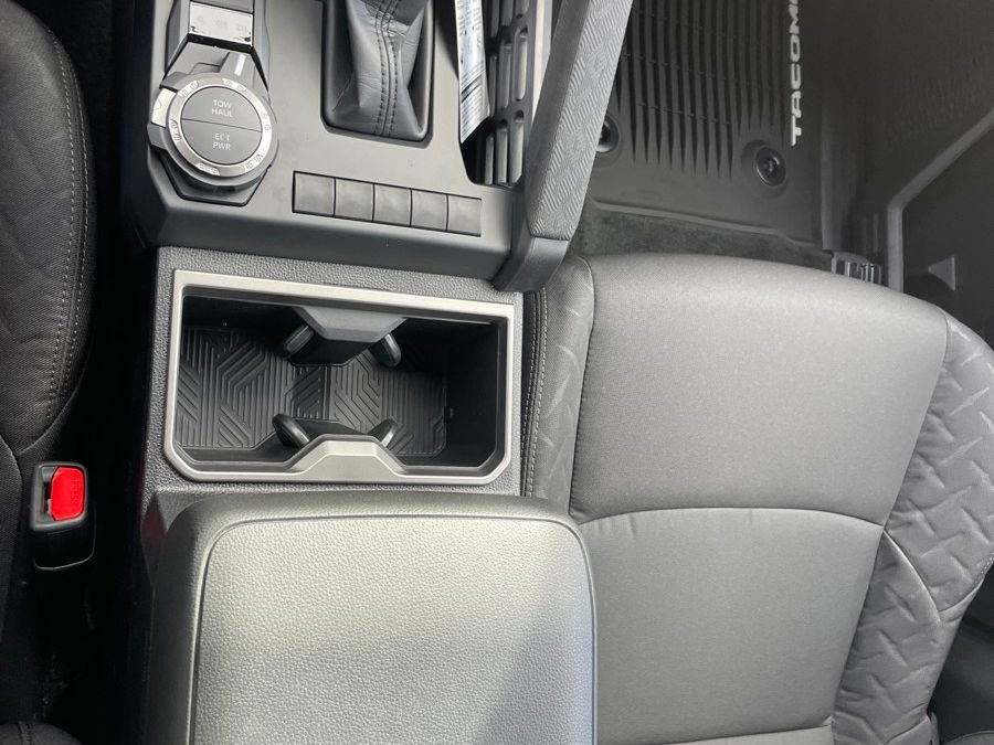 2026 Toyota Tacoma SR5 - Photo 24