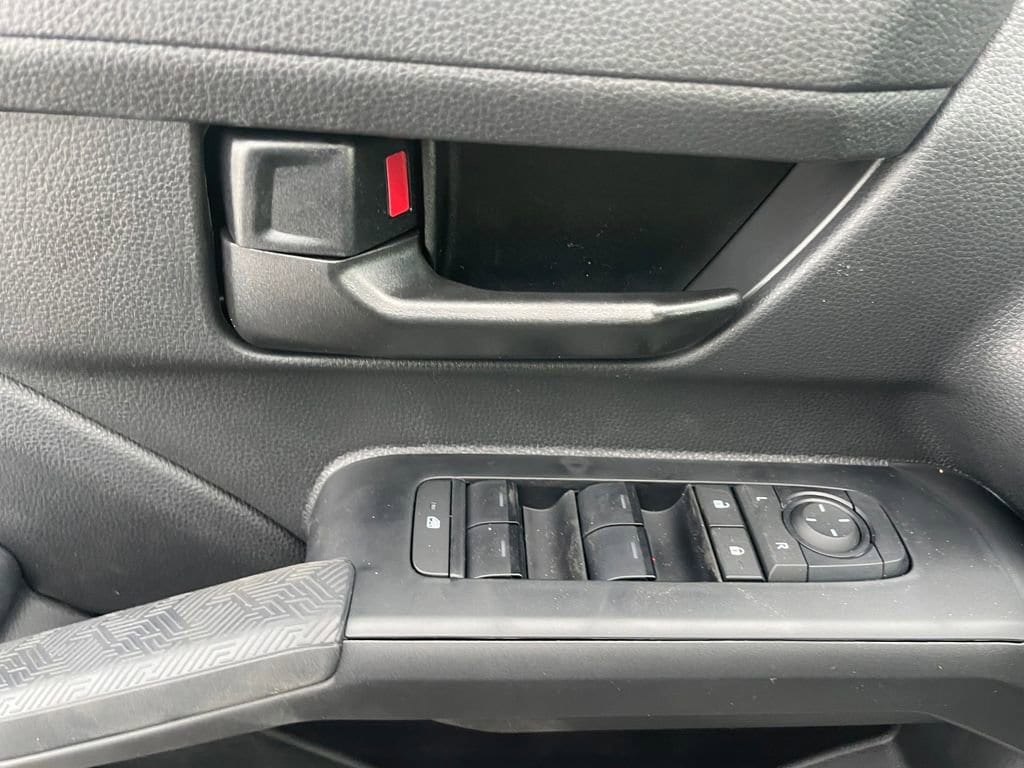 2026 Toyota Tacoma SR5 - Photo 16