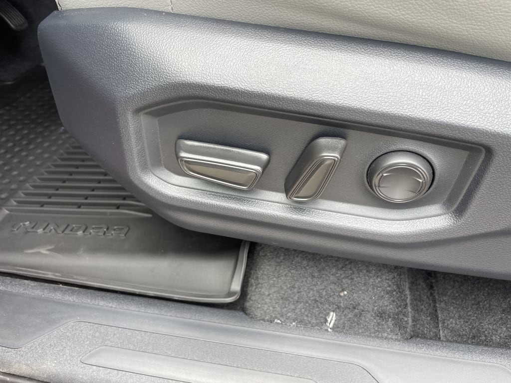 2026 Toyota Tundra SR5 - Photo 17
