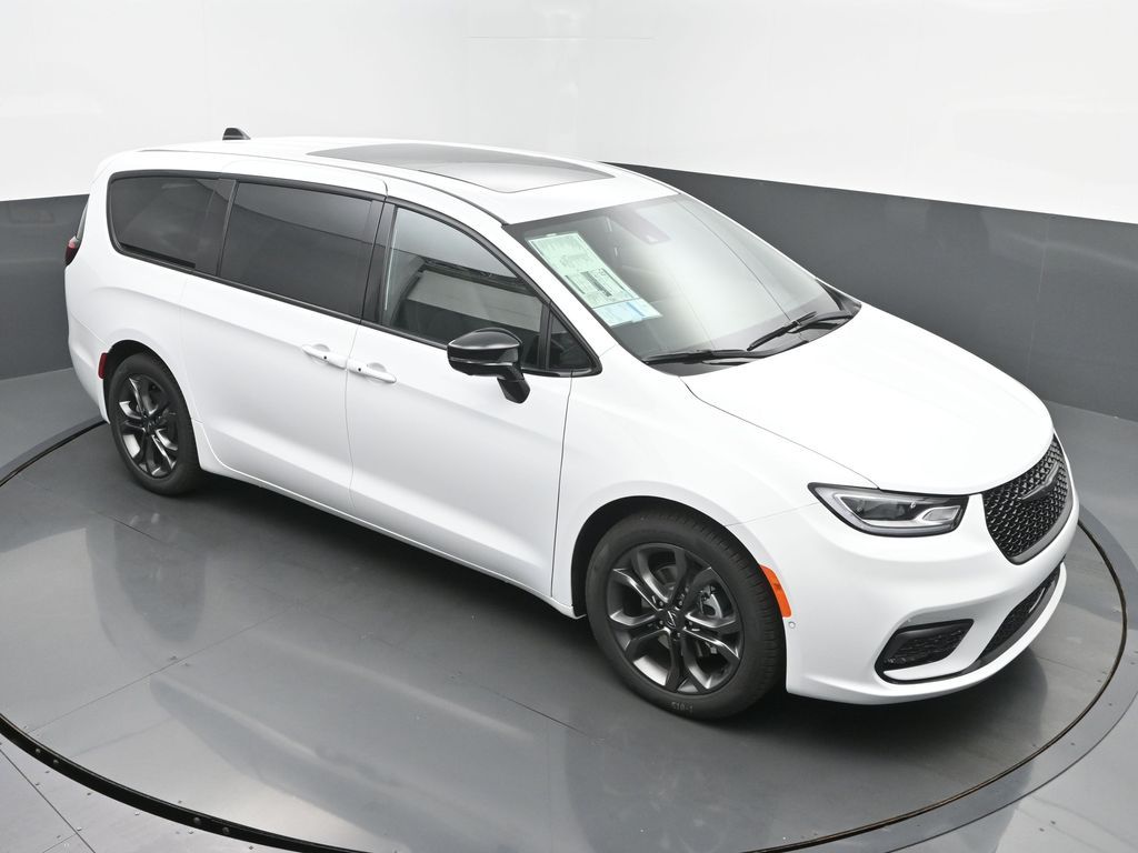 2026 Chrysler Pacifica Select - Photo 44