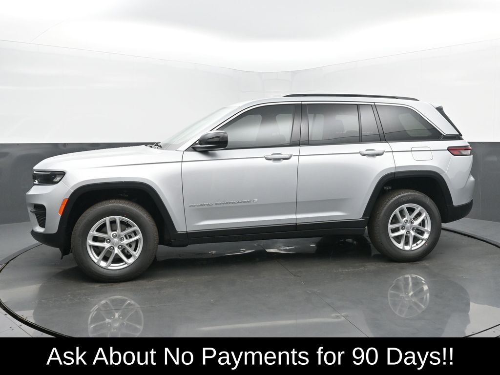 2025 Jeep Grand Cherokee Laredo photo 2