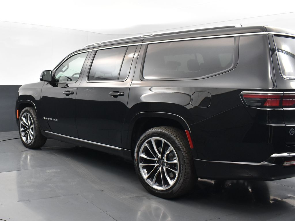 2023 Jeep Wagoneer L Series III photo 3