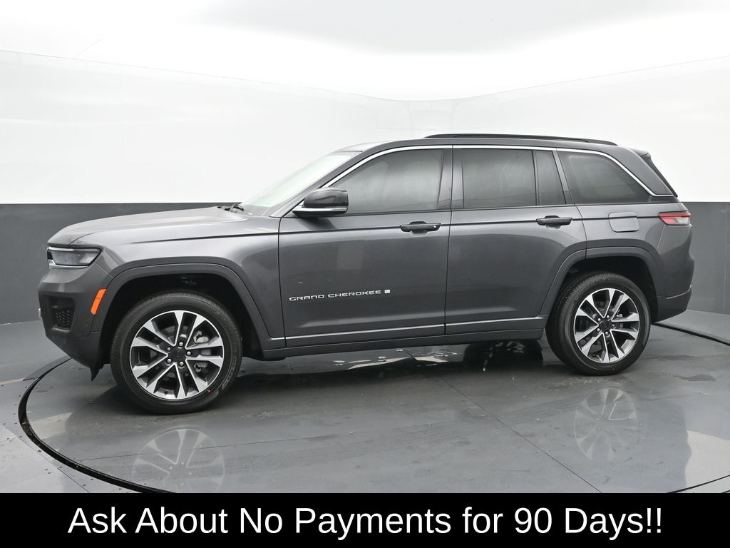 2025 Jeep Grand Cherokee Overland photo 2