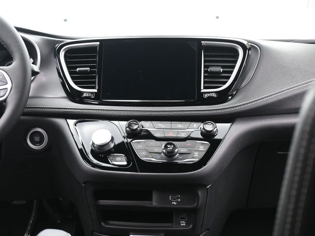 2026 Chrysler Pacifica Select - Photo 25