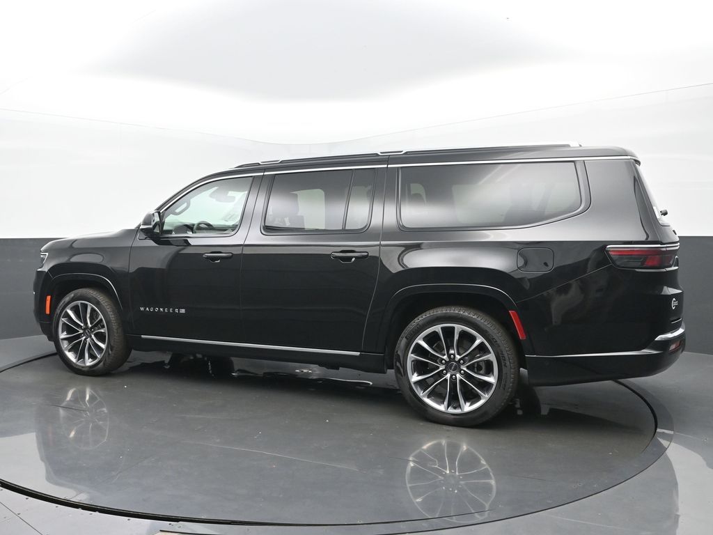 2024 Jeep Wagoneer L Series III photo 2