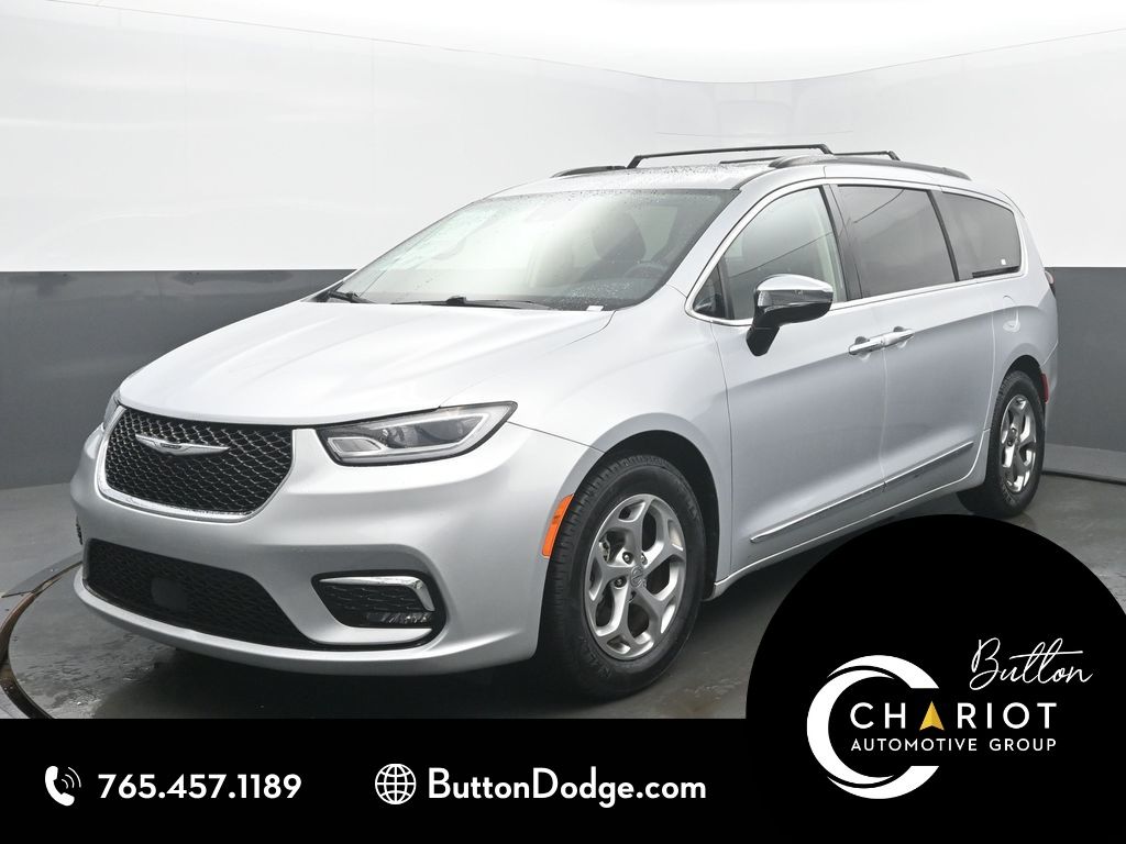 2023 Chrysler Pacifica Limited's photo