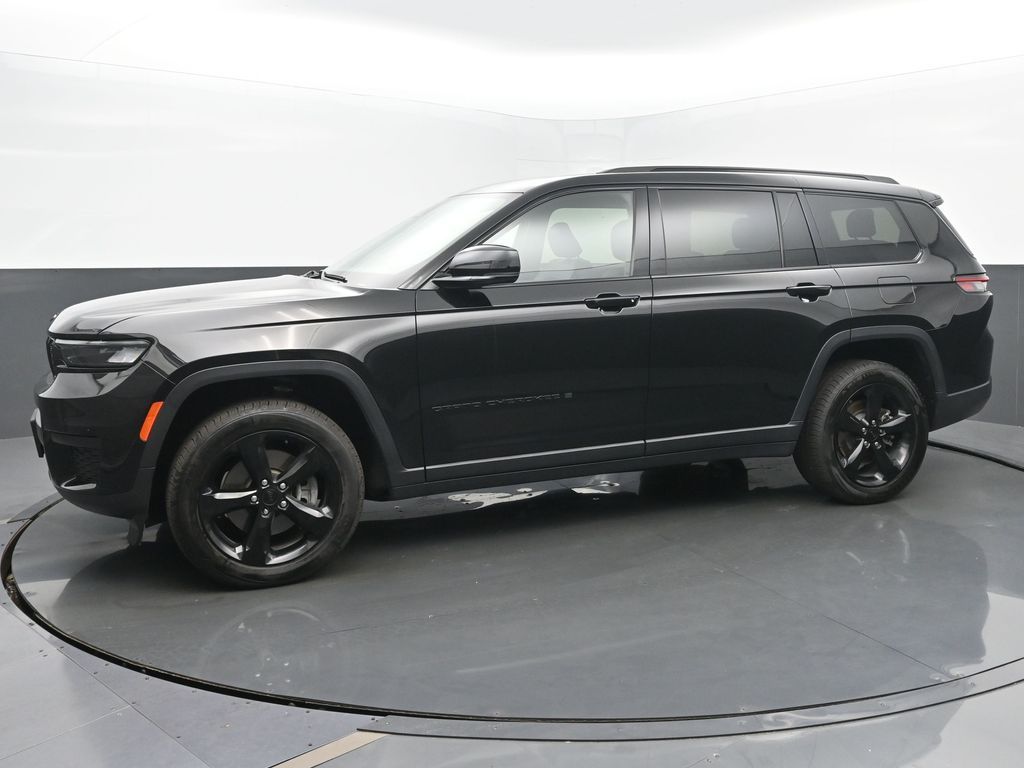 2022 Jeep Grand Cherokee Altitude photo 2
