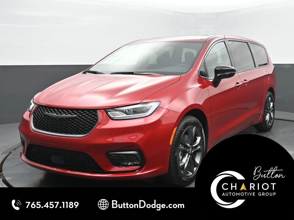 2026 Chrysler Pacifica Select's photo