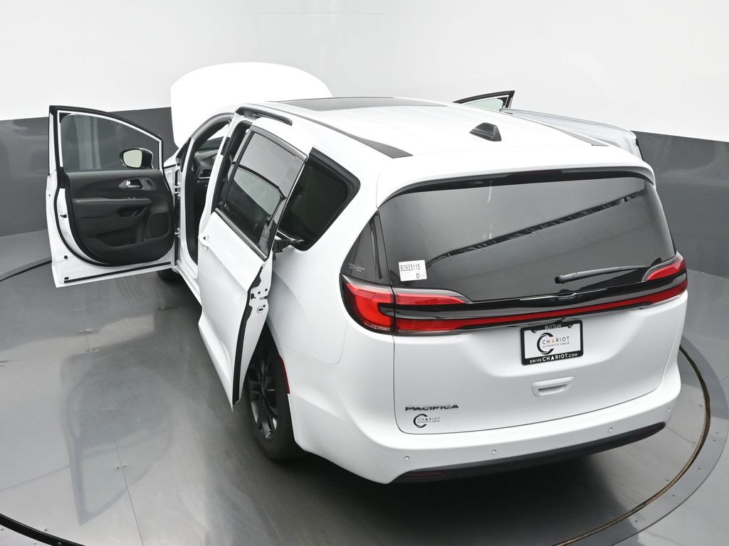 2026 Chrysler Pacifica Select - Photo 64