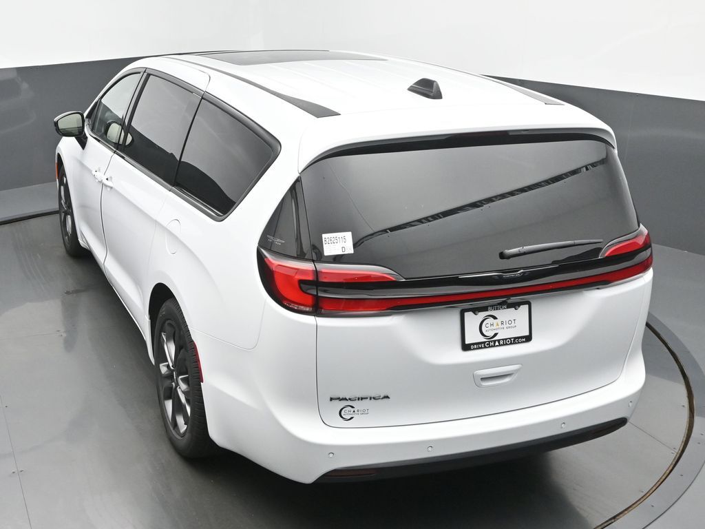 2026 Chrysler Pacifica Select - Photo 41