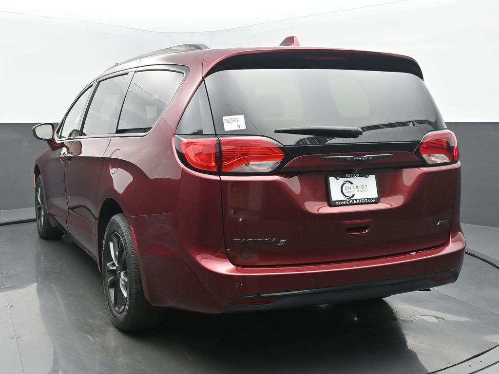 2020 Chrysler Pacifica Touring L photo 4