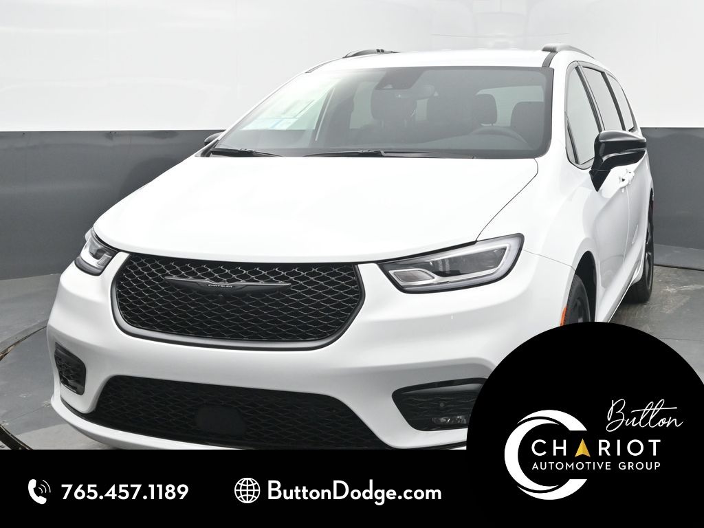 2026 Chrysler Pacifica Select's photo